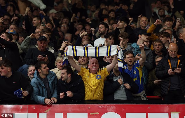 Michael Carrick rischia l’ira impulsiva di Sir Jim Ratcliffe dopo la sconfitta del Manchester United contro il Leeds – e queste sono le stelle che sono state gravemente esposte nella preoccupante sconfitta, scrive CHRIS WHEELER