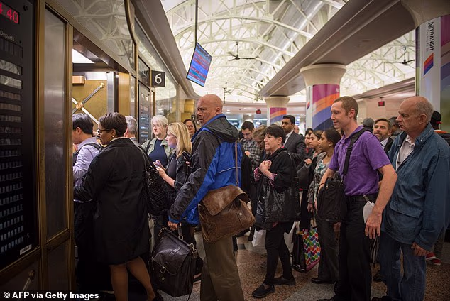 NJ Transit trufferà gli spettatori della Coppa del Mondo che viaggiano per le prossime partite addebitando OLTRE $ 100 per un tipico viaggio di $ 13