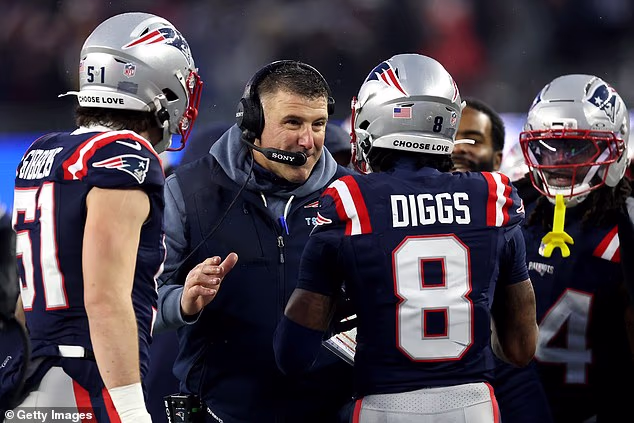 Le stelle dei Patriots chiederanno “risposte” a Mike Vrabel sullo scandalo Dianna Russini, rivela una fonte della NFL