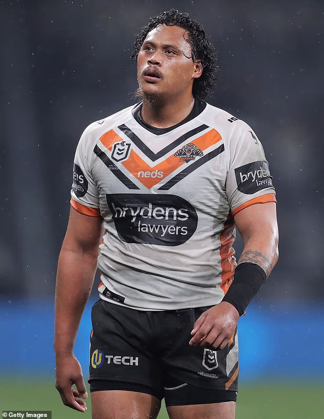 La star del football rivela come eliminare un pasto amato da molti australiani sia stato fondamentale per salvare la sua carriera dopo aver perso l’incredibile cifra di 30 kg