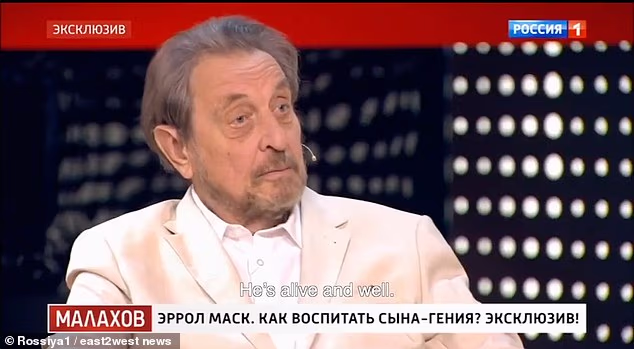 Il padre di Elon Musk insiste che Epstein sia vivo e che “è assurdo pensare che sia morto”