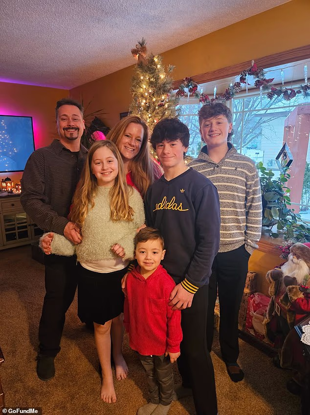 Tragedia dopo che un adolescente del Minnesota con un pessimo record di guida ha deciso di mandare un messaggio mentre guidava quando una famiglia in SUV con una bambina di 11 anni a bordo si è avvicinata