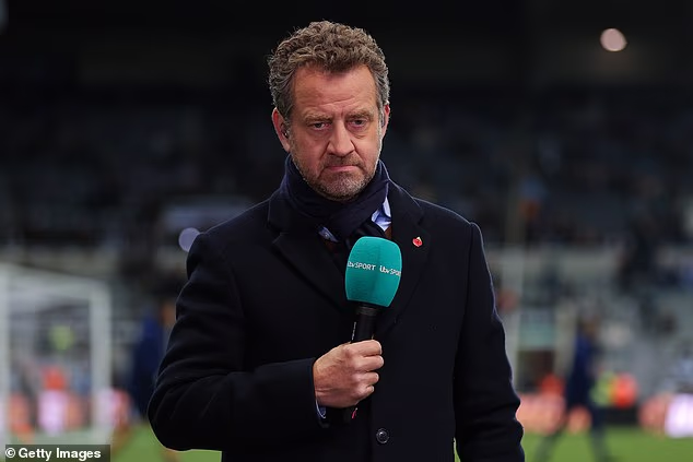 La star di ITV rivela l’unica parola che non dovrebbe MAI essere detta in onda mentre attacca i colleghi: “Fare molto meglio”