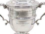 Il trofeo singolare di Boris Becker agli US Open del 1989 viene venduto per $ 357.000