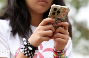 La Grecia metterà al bando i social media per i minori di 15 anni a partire dal prossimo anno