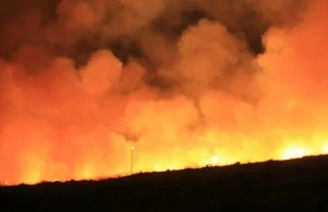Incendio nel dormitorio della polizia, colpite 20 case
