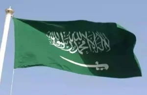 Il blocco dello Stretto di Hormuz solleva preoccupazioni, l’Arabia Saudita fa pressioni sugli Stati Uniti affinché riprendano i colloqui con l’Iran