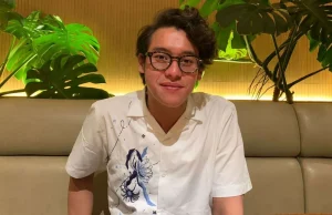 Ardhito Pramono diventa un ragazzo geek nel film Gudang Merica, il suo aspetto ti lascia angosciato!