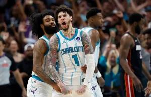 Torneo play-in NBA: la tripla di Coby White e il layup finale di LaMelo Ball spingono gli Hornets nel thriller OT dopo Heat