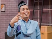 Ustaz Maulana permette di restare a casa, ecco la spiegazione