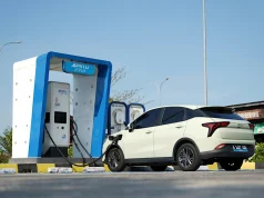 La tassa sulle auto elettriche non è più gratuita, il destino degli ex proprietari, gli esami per la patente sono sempre più difficili