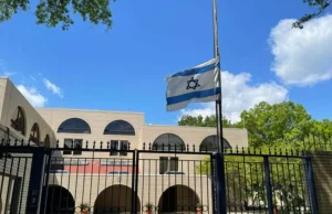 Droni stranieri lanciano materiali pericolosi sull’ambasciata israeliana a Londra, aumenta la sicurezza