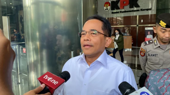 66444f9f7d7aa-rampung-diperiksa-kpk-soal-pengadaan-barang-di-rumdin-dpr-ri-sekjen-dpr-beberkan-hal-i.webp