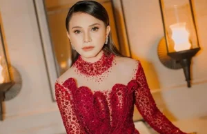 Rossa è rimasta ferita quando è stata accusata di non essersi operata, la sua psicologia era disturbata