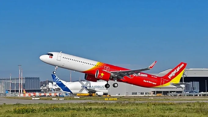 67581b9345b5c-vietjet_1265_711.jpg
