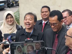 Non ancora chiuso! Roy Suryo CS potrebbe ancora sfuggire alla valigetta del diploma di Jokowi se seguisse questa strada