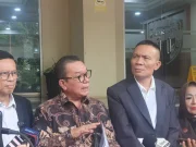 JK ha riferito che la risposta di Rismon Sianipar è stata davvero inaspettata