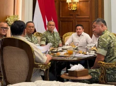 Il capo di stato maggiore dell’esercito incontra Prabowo e riferisce della costruzione di 300 ponti e della ristrutturazione delle scuole