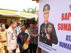 Il capo della polizia regionale di Sumatra Sud risponde alla domanda “Abbiamo fatto bene oggi” e consegna case vivibili agli agricoltori anziani