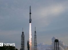 Razzo Blue Origin messo a terra dopo un “incidente” satellitare