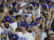 Quanto sono popolari i Dodgers? Anche i Lakers li ammirano. Proprio sopra.