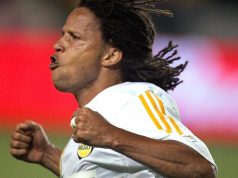 Statua di Cobi Jones: gli scultori avevano il compito di creare movimento
