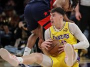 ‘Signore. 82.” Come Jake LaRavia è diventato l’Iron Man dei Lakers afflitti da infortuni