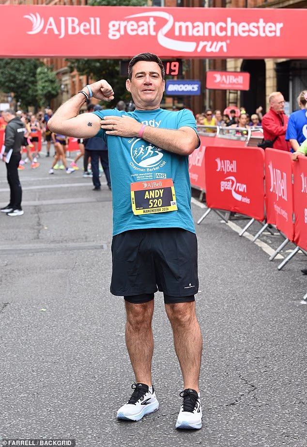 Non sei il Messia, Andy! Ora Burnham rivela il suo LOGO e ritwitta elogi per i suoi 10k tempo in mezzo al contraccolpo secondo cui si comporta come se fosse già Primo Ministro