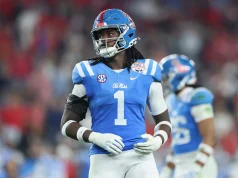 Ole Miss intenta una causa contro 2 ex giocatori che hanno seguito Lane Kiffin alla LSU per commissioni di uscita in accordi di compartecipazione alle entrate