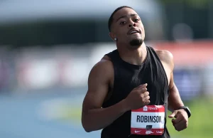 Il velocista Justin Robinson viene squalificato dai Campionati Nazionali USATF per violazione di corsia dopo aver vinto la gara dei 400 metri